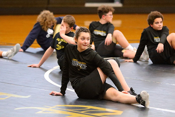 2300131_HM7V_LapelMS_Wrestling_0006