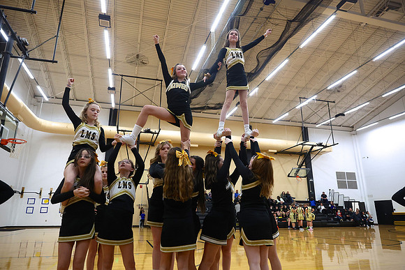 230123_HM7V_LapelMS_Cheer6_0017