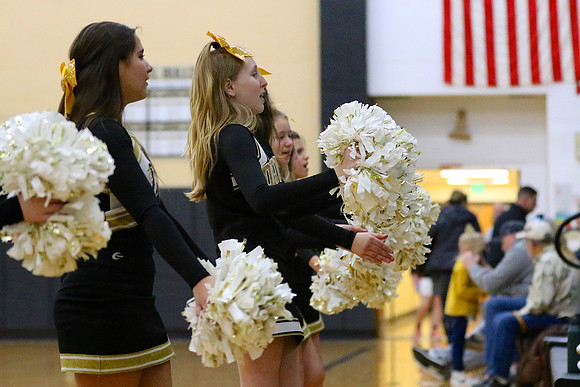 230123_HM7V_LapelMS_Cheer6_0011