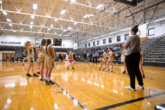230208_HM7V_LapelMS_GirlsBball6_0020