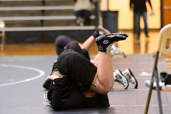 2300131_HM7V_LapelMS_Wrestling_0008