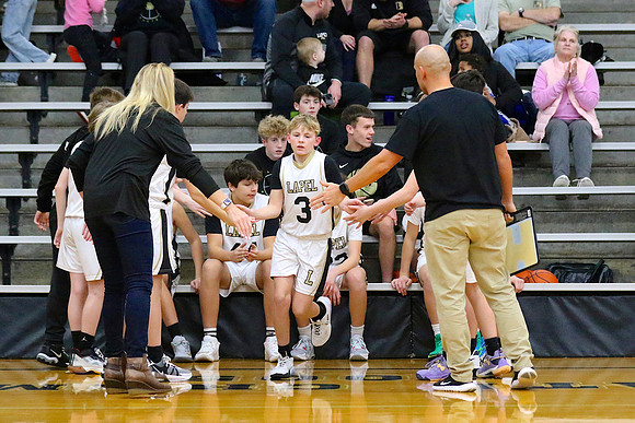 230124_HM7V_LapelMS_BoysBballJH_0012