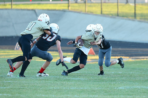 221004_HM7V_LapelMS_8thFootball_0130
