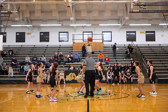 230208_HM7V_LapelMS_GirlsBball6_0023