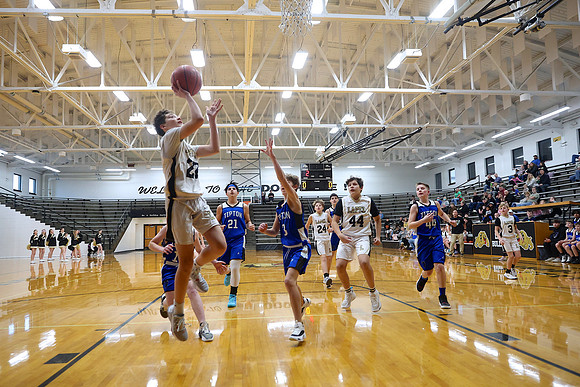 230124_HM7V_LapelMS_BoysBballJH_0015