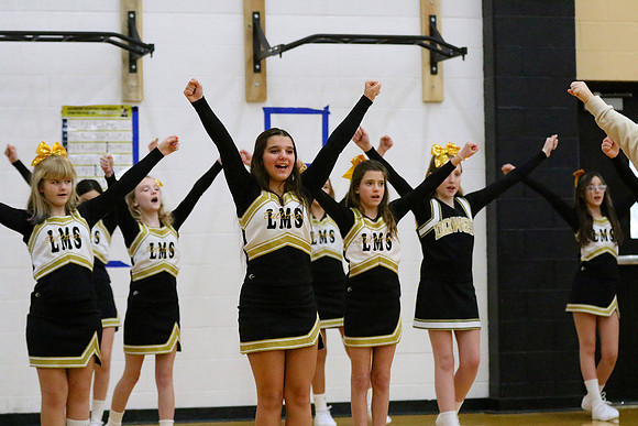 230123_HM7V_LapelMS_Cheer6_0001