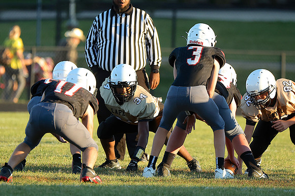 221004_HM7V_LapelMS_8thFootball_0125