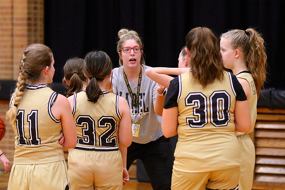 230208_HM7V_LapelMS_GirlsBball6_0017
