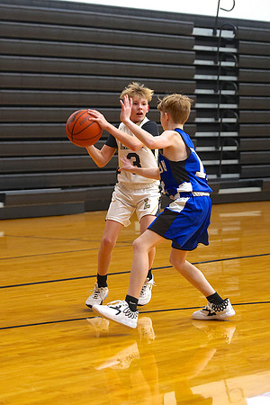 230124_HM7V_LapelMS_BoysBballJH_0020