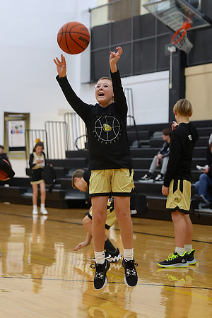 230123_HM7V_LapelMS_BoysBball6_0001