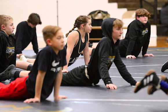 2300131_HM7V_LapelMS_Wrestling_0009