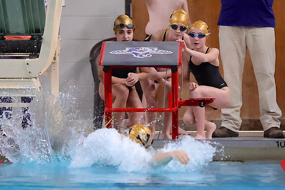 230223_HM7V_LapelMS_Swimming_0011