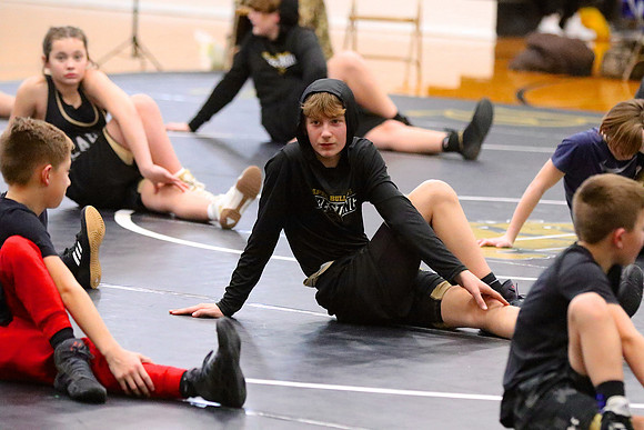 2300131_HM7V_LapelMS_Wrestling_0005