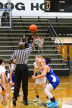 230124_HM7V_LapelMS_BoysBballJH_0014