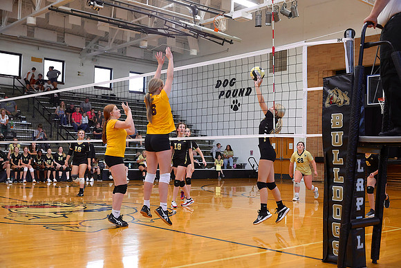 220921_HM7V_LapelMS_Volleyball_0018