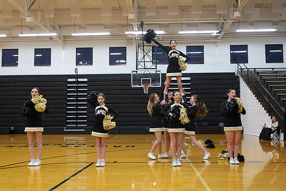 230124_HM7V_LapelMS_CheerJH_0005