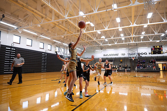 230208_HM7V_LapelMS_GirlsBball6_0025