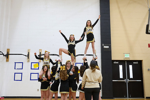 230123_HM7V_LapelMS_Cheer6_0006