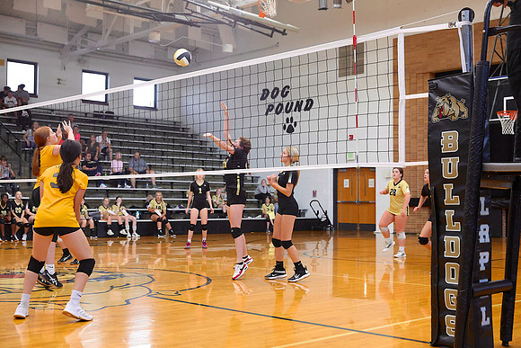 220921_HM7V_LapelMS_Volleyball_0015